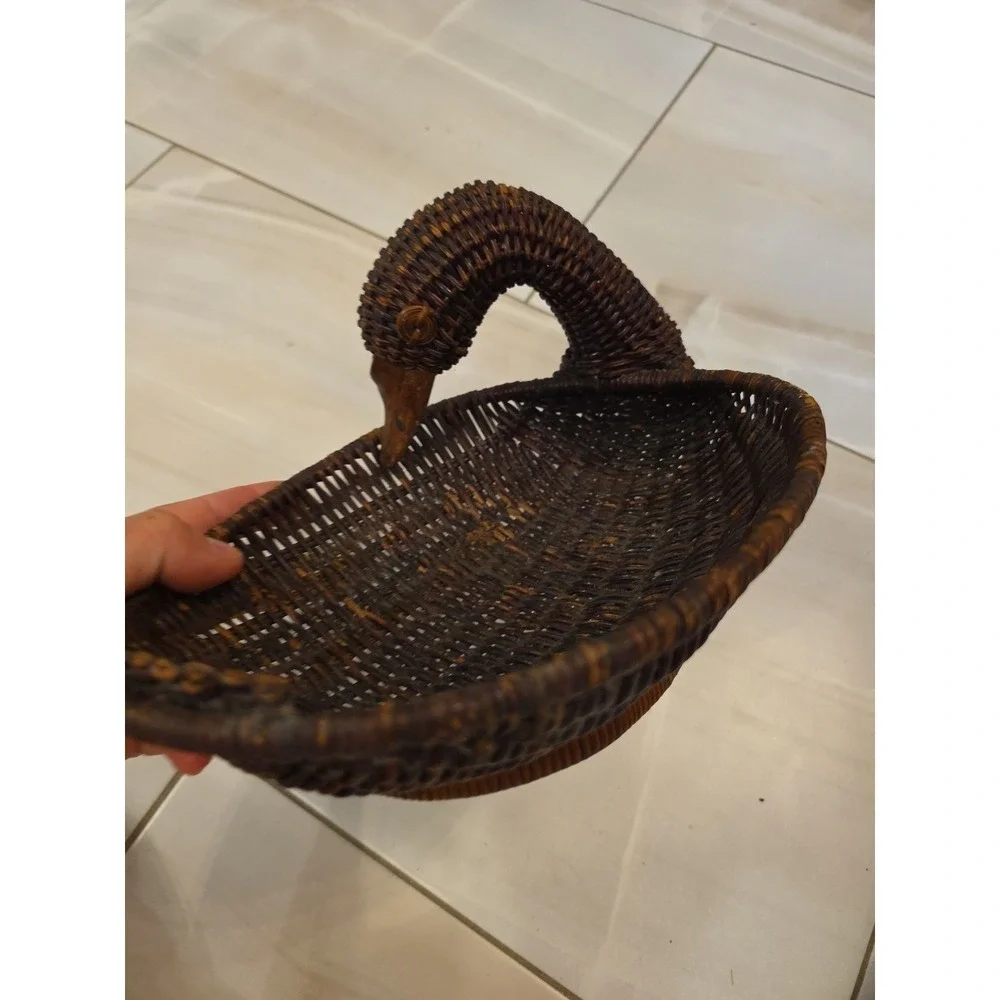 Vintage Antique Duck Shaped Basket E2
